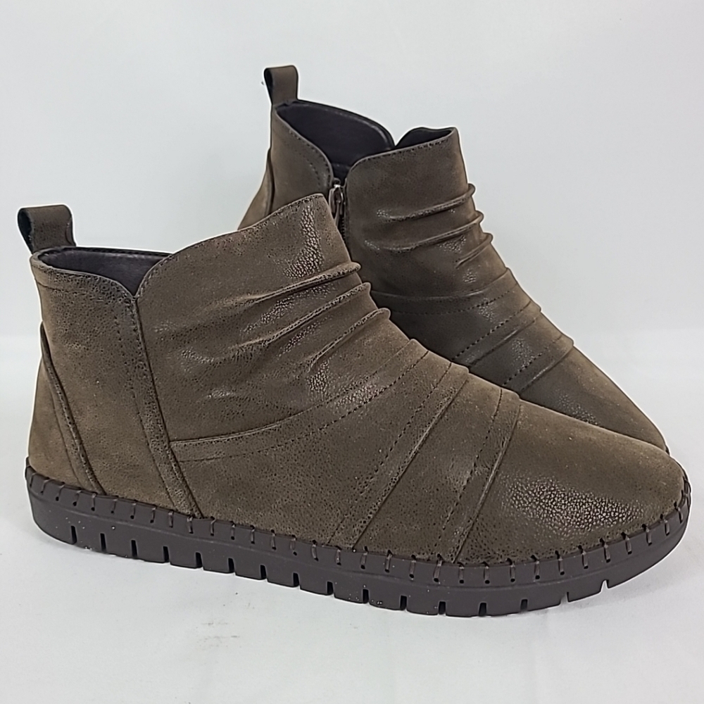 NEW Easy Street Brown Dublin Comfort Wave Women's Boot Sz 9 1/2 NWOB